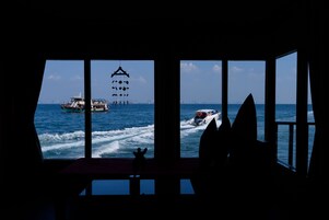 Suite (On Sea) | Free WiFi, bed sheets