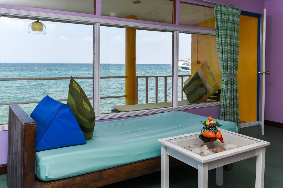 suite (on sea) | free wifi, bed sheets