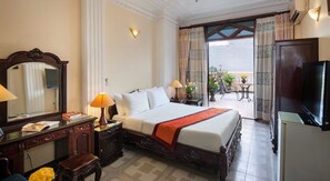 スイート クイーンベッド 1 台 シティビュー | ミニバー、セーフティボックス (室内)、デスク、ノートパソコン用作業スペース