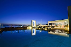 Seasonal outdoor pool, pool umbrellas, sun loungers