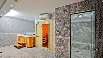 Ruang perawatan pasangan, sauna, hot tub, ruang uap, dan perawatan tubuh