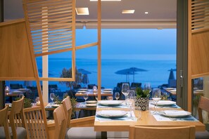 Breakfast and dinner served - Coriva Beach Hotel (Ierapetra)
