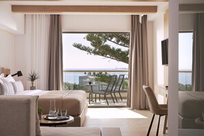 Suite Junior, vue mer | Coffres-forts dans les chambres, chambres insonorisées