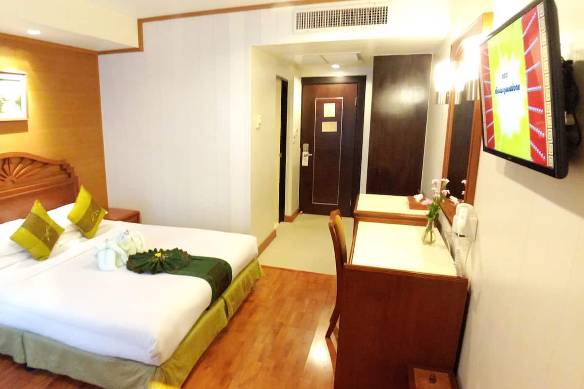 Superior Room (1 Double or 2 Single beds) | 1 camera, minibar, una cassaforte in camera, una scrivania