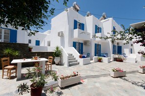 Unclassified image, 3 of 42, button - Marinos Hotel (Paros)