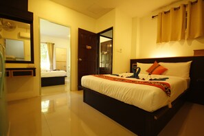 Familienzimmer, mit Klimaanlage | Zimmersafe, Verdunkelungsvorhänge, kostenloses WLAN