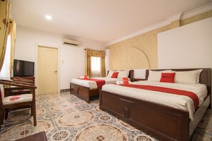 Family Room | Minibar, in-room safe, desk, blackout drapes - Ha My 3 (Ho Chi Minh City)