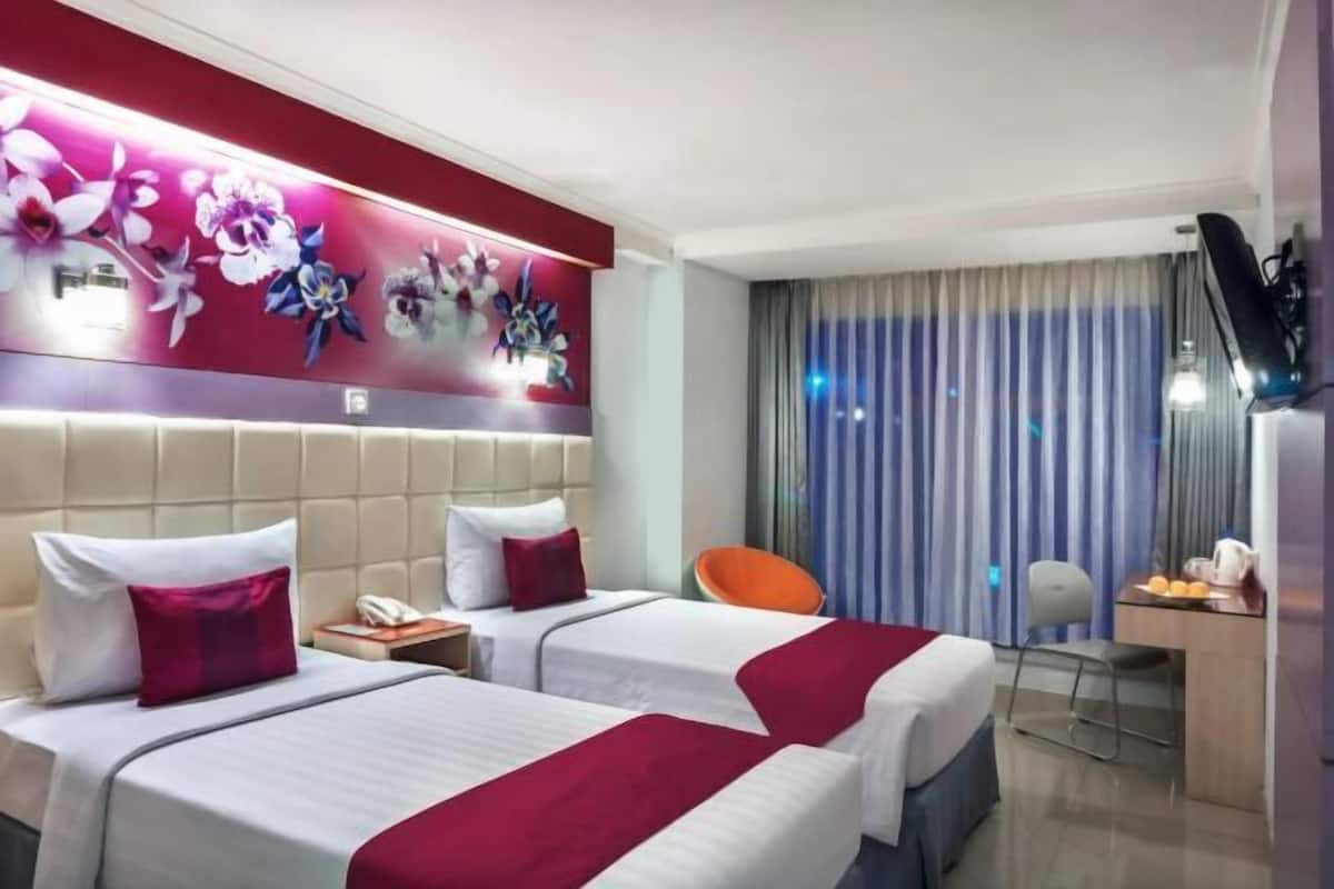 In-room safe, desk, laptop workspace, soundproofing