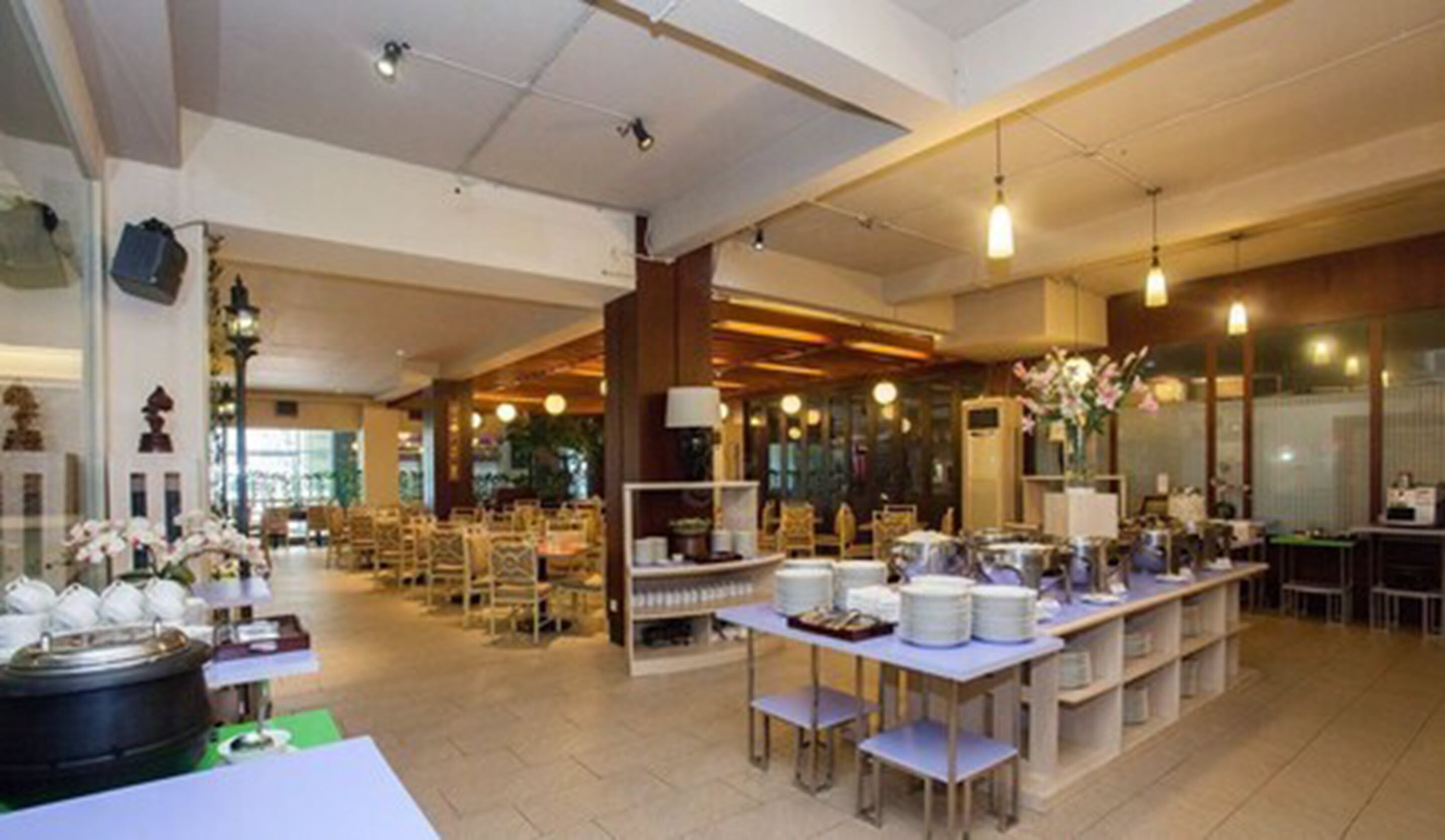 每日供應自助早餐 (每人 IDR90000)