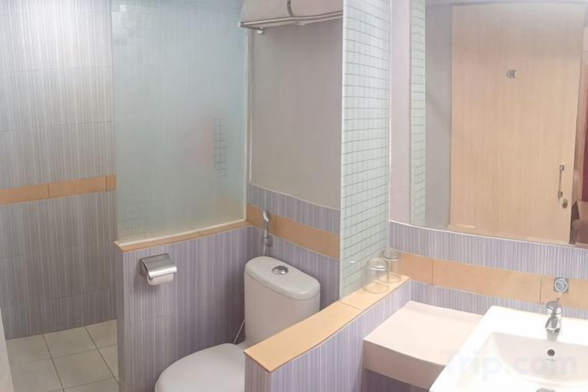 シャワー、水圧マッサージシャワー、バスアメニティ (無料)、スリッパ