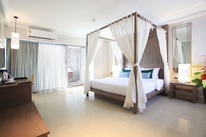 Deluxe Pool View | Vue de la chambre