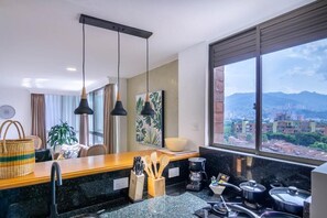 标准公寓 | 私人厨房 | 冰箱、微波炉、烤箱、炉灶