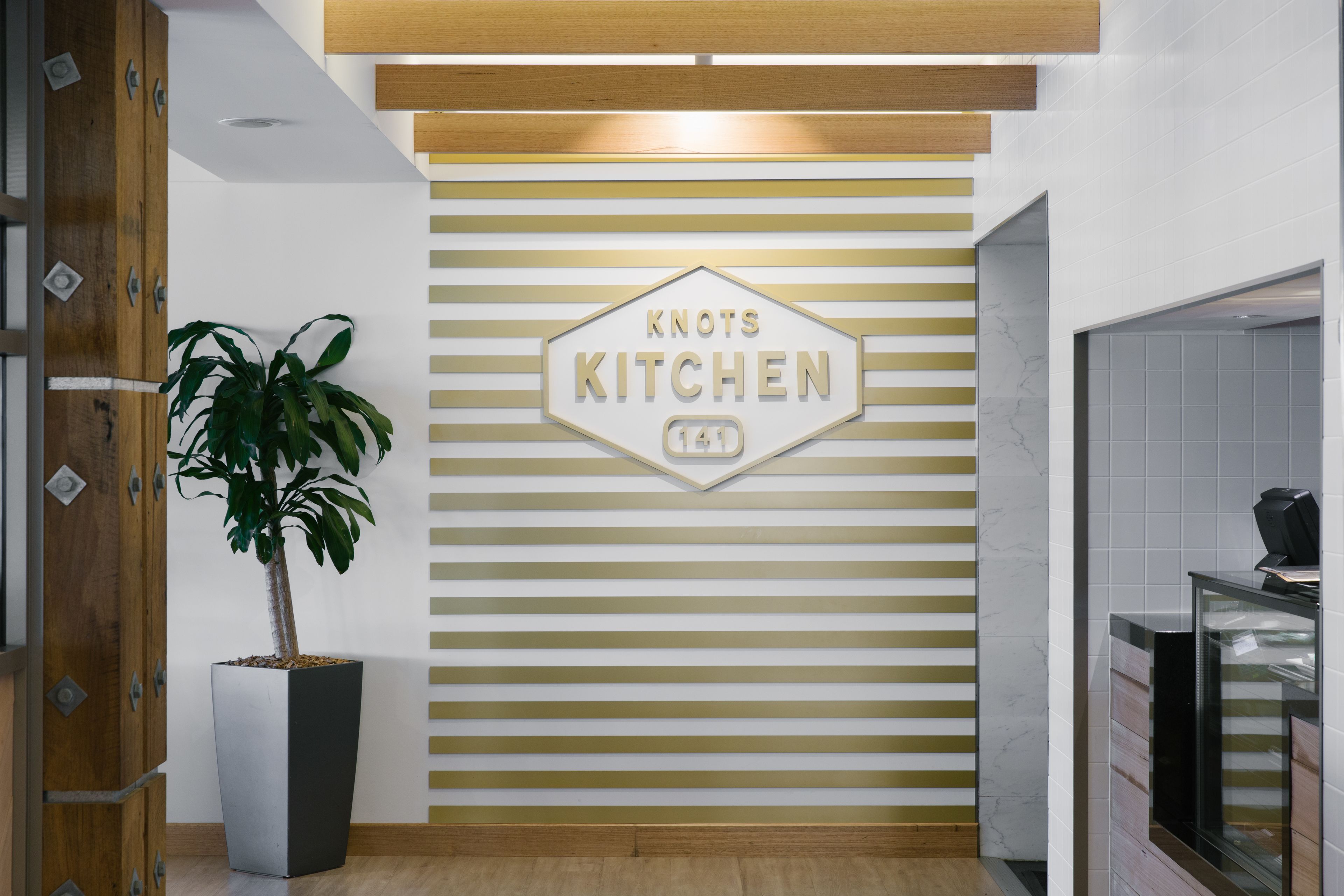 2 restaurants, breakfast, lunch, dinner served; japanese cuisine