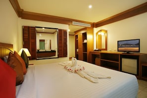 Deluxe Room | Breakfast area | Daily buffet breakfast for a fee - Jiraporn Hill Resort (Patong)