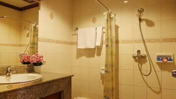 Standard Room | Bathroom | Free toiletries, hair dryer, towels