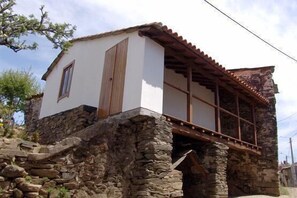 Exterior - Casa da Fonte de Travanca (Vinhais)