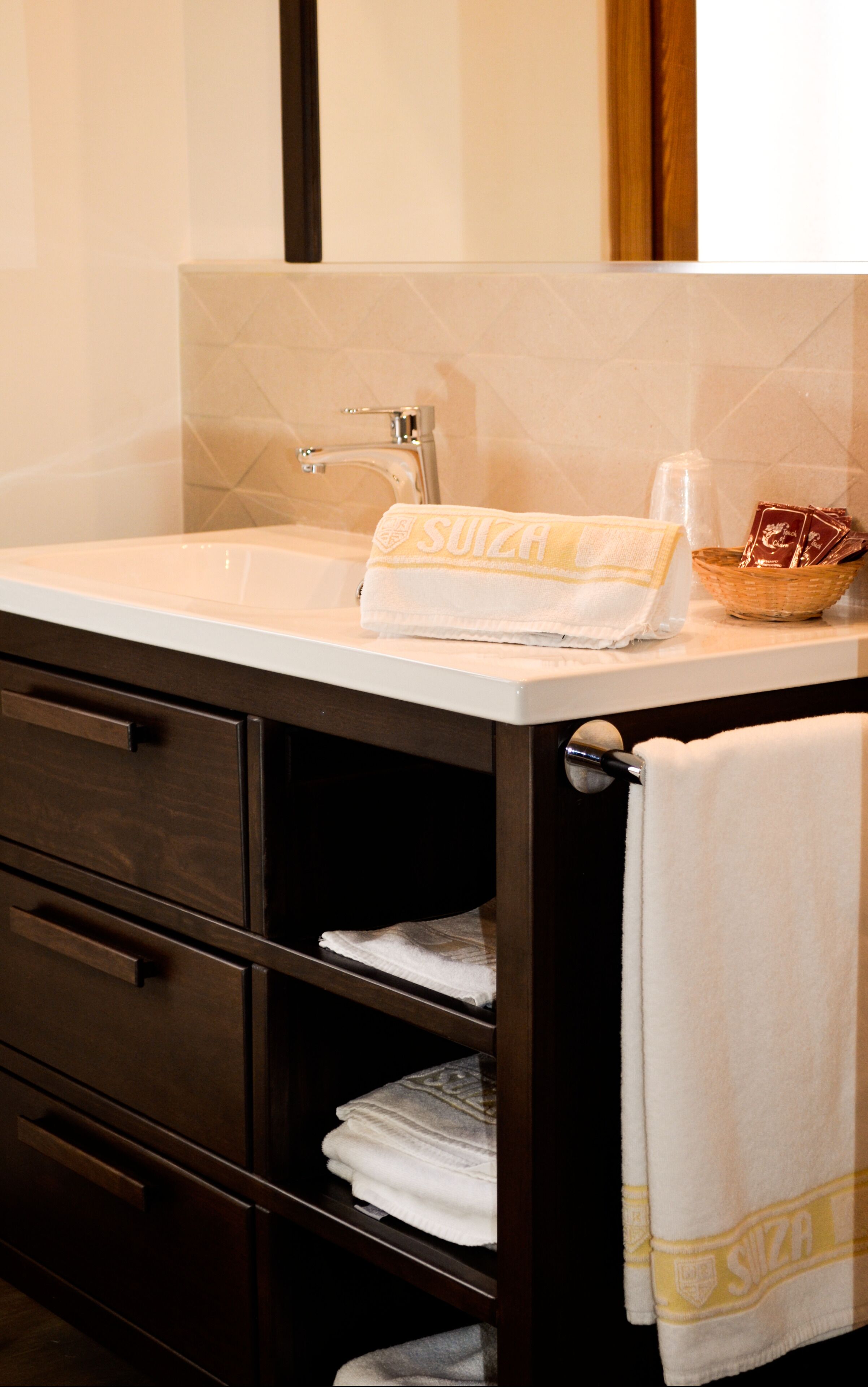 classic triple room | bathroom sink