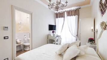 Luxury Triple Room, City View | Egyptian cotton sheets, premium bedding, memory foam beds, minibar