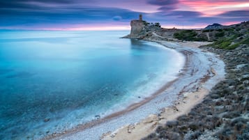 Una spiaggia nelle vicinanze