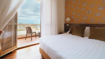 Comfort Room | 1 bedroom, minibar, in-room safe, desk