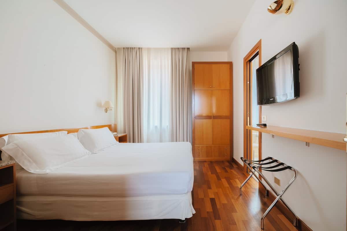Comfort-Zimmer | 1 Schlafzimmer, Minibar, Zimmersafe, Schreibtisch
