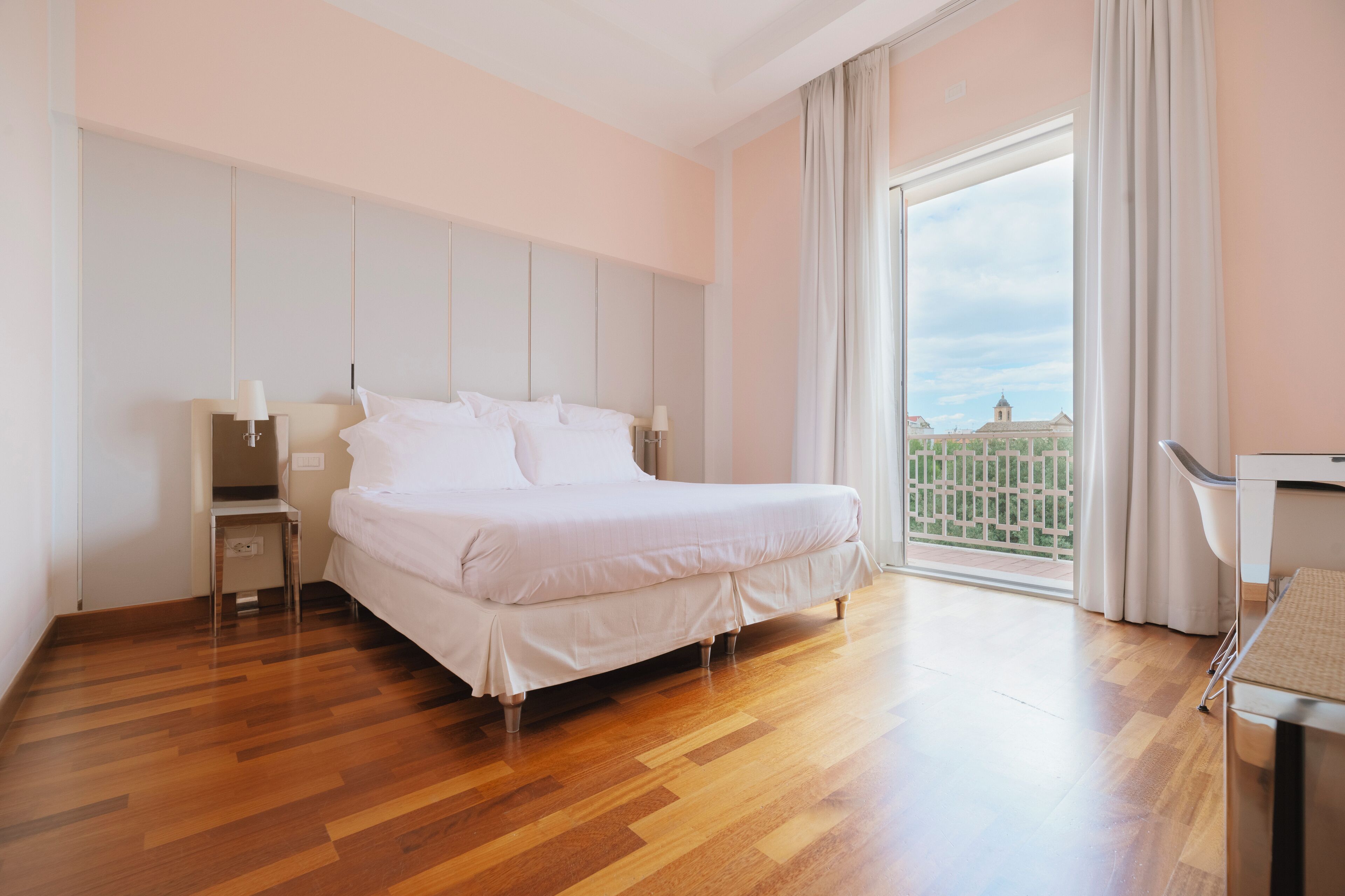 superior room, 1 double bed | 1 bedroom, minibar, in-room safe, desk