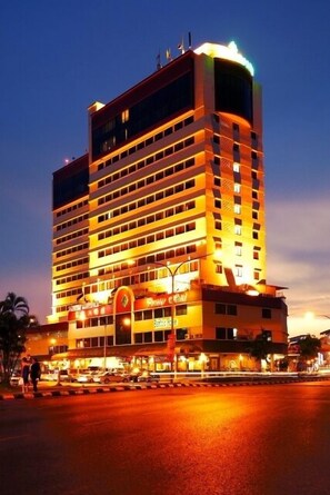 Front of property – evening/night - Premier Hotel (Sibu)