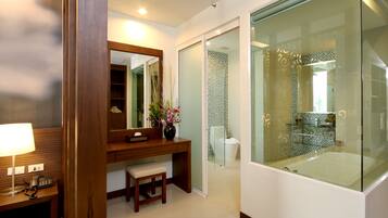 Pool Access Family | Bagno | Doccia, set di cortesia gratuito, asciugacapelli, accappatoio