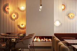 Restaurant - East Hotel (Griffith)