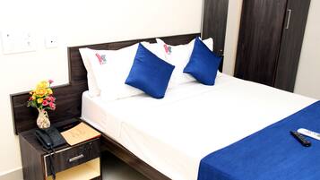Executive Room ( A/C ) | In-room safe, individually furnished, desk