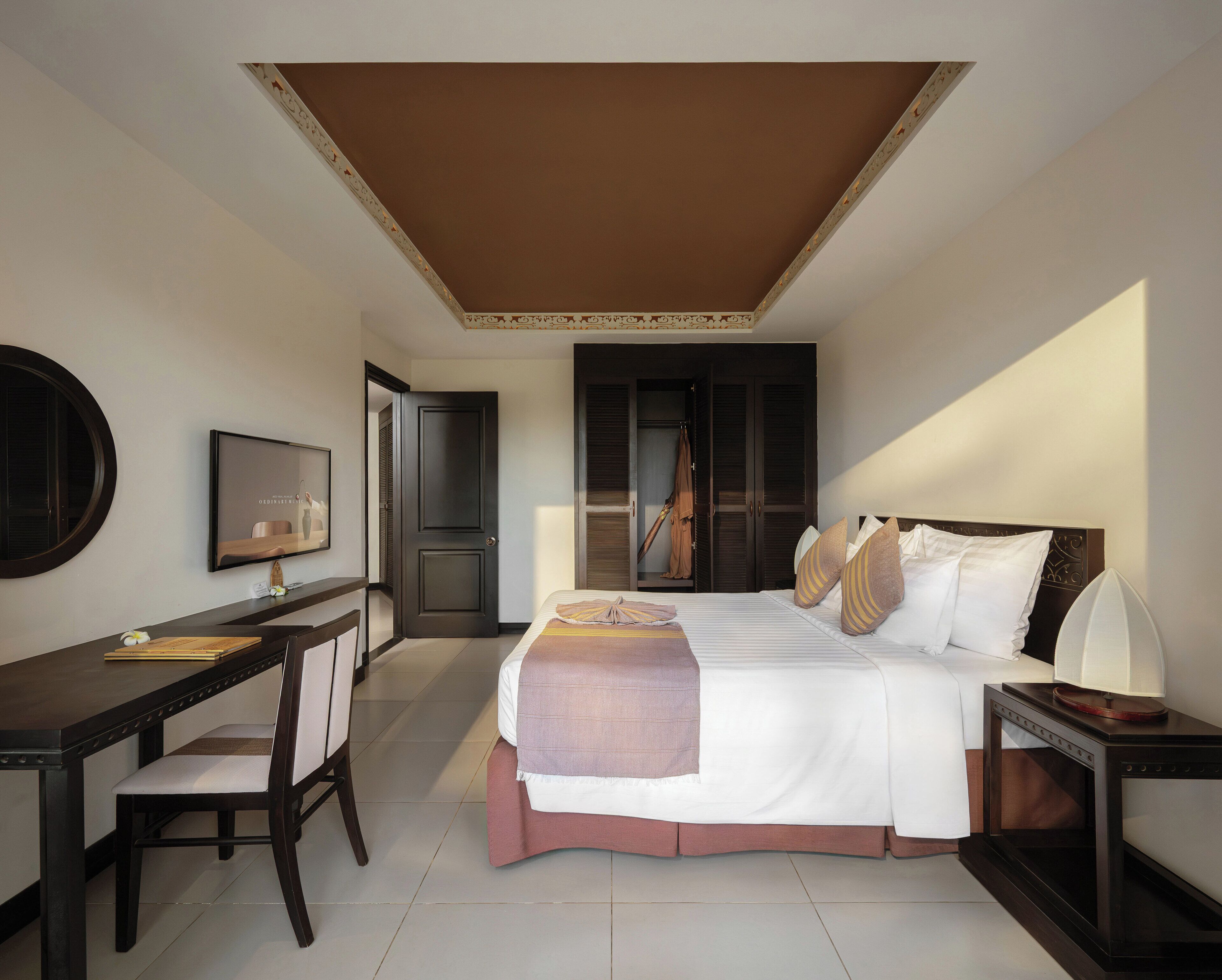 Family Suite, 2 Bedrooms, Garden View | 1 bedroom, minibar, in-room safe, desk