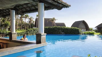 Outdoor pool, pool umbrellas, sun loungers