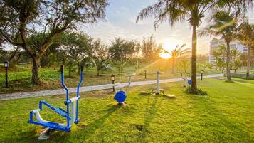 Children’s play area – outdoor