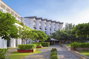 Kiến trúc tòa nhà