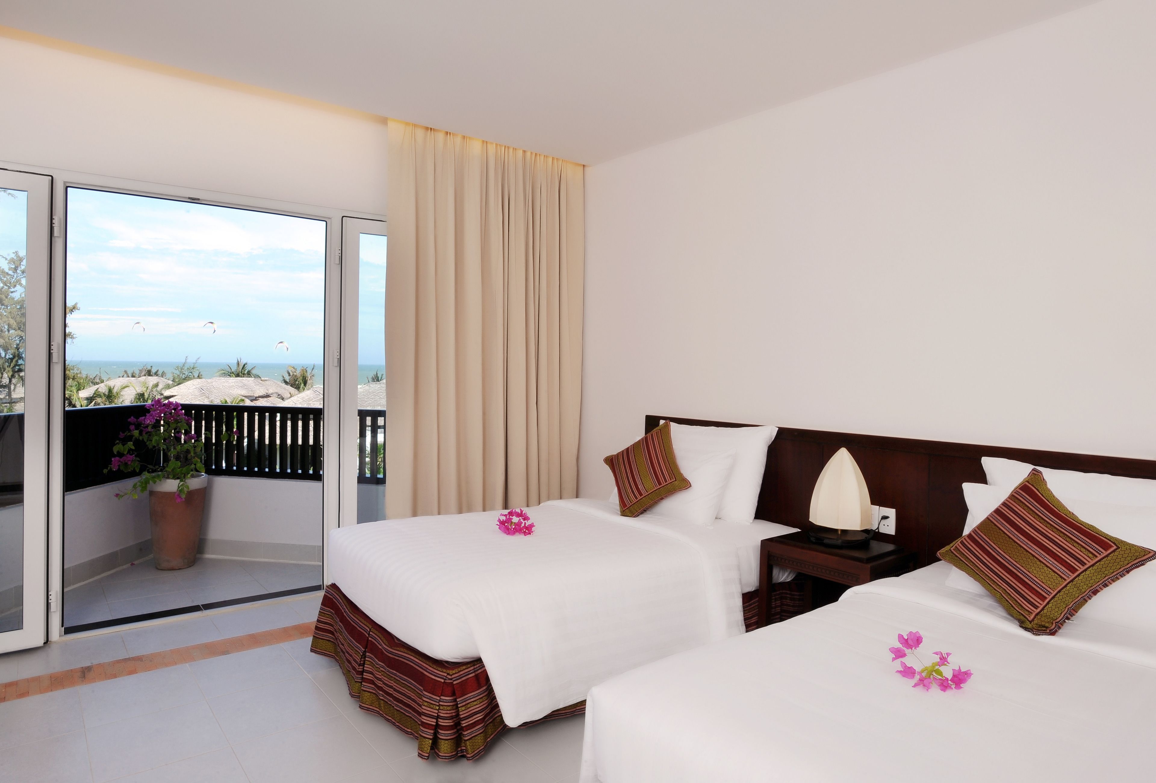 superior room | 1 bedroom, minibar, in-room safe, desk