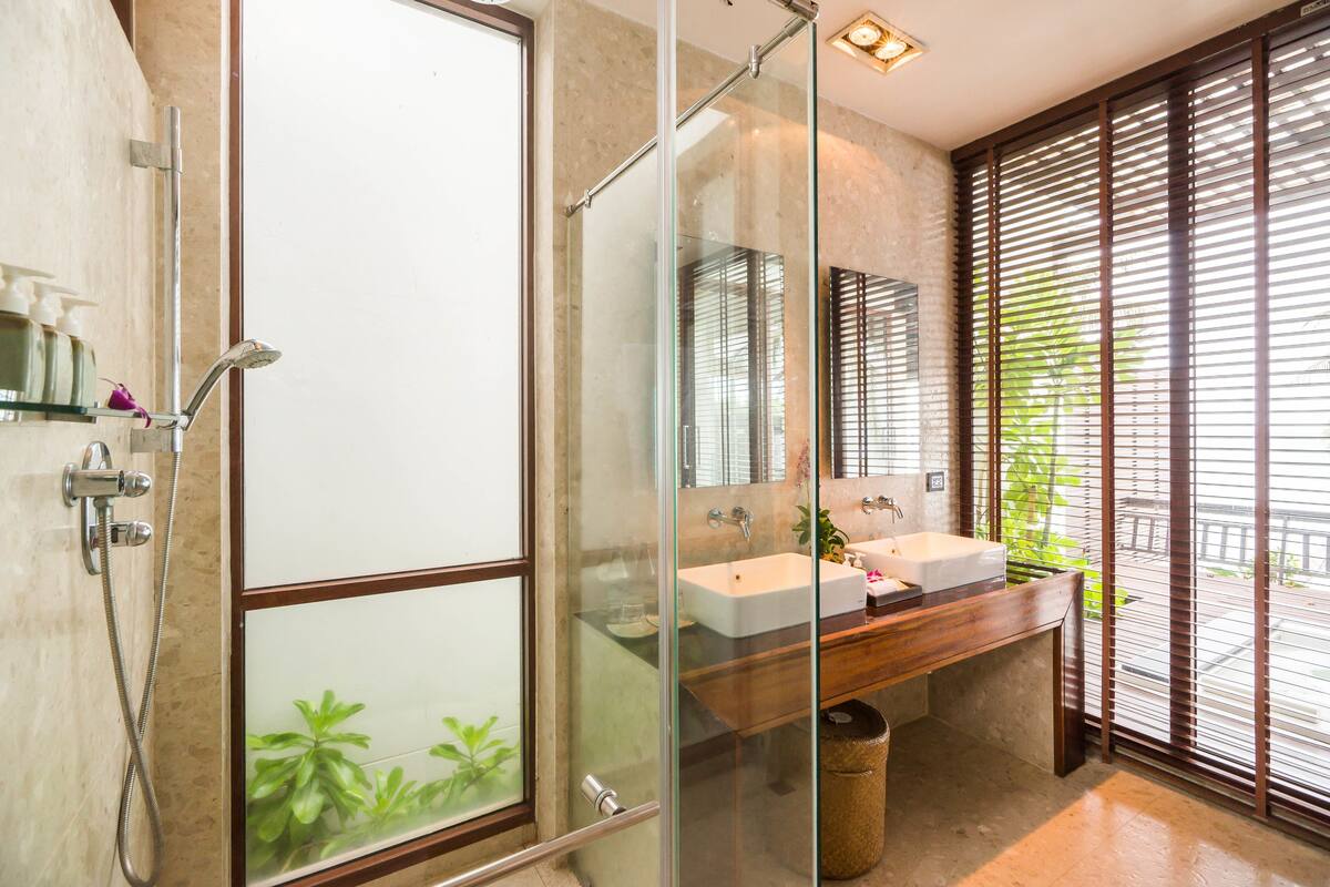 suite (paradise thai or modern style) | bathroom | shower, rainfall showerhead, free toiletries, hair dryer