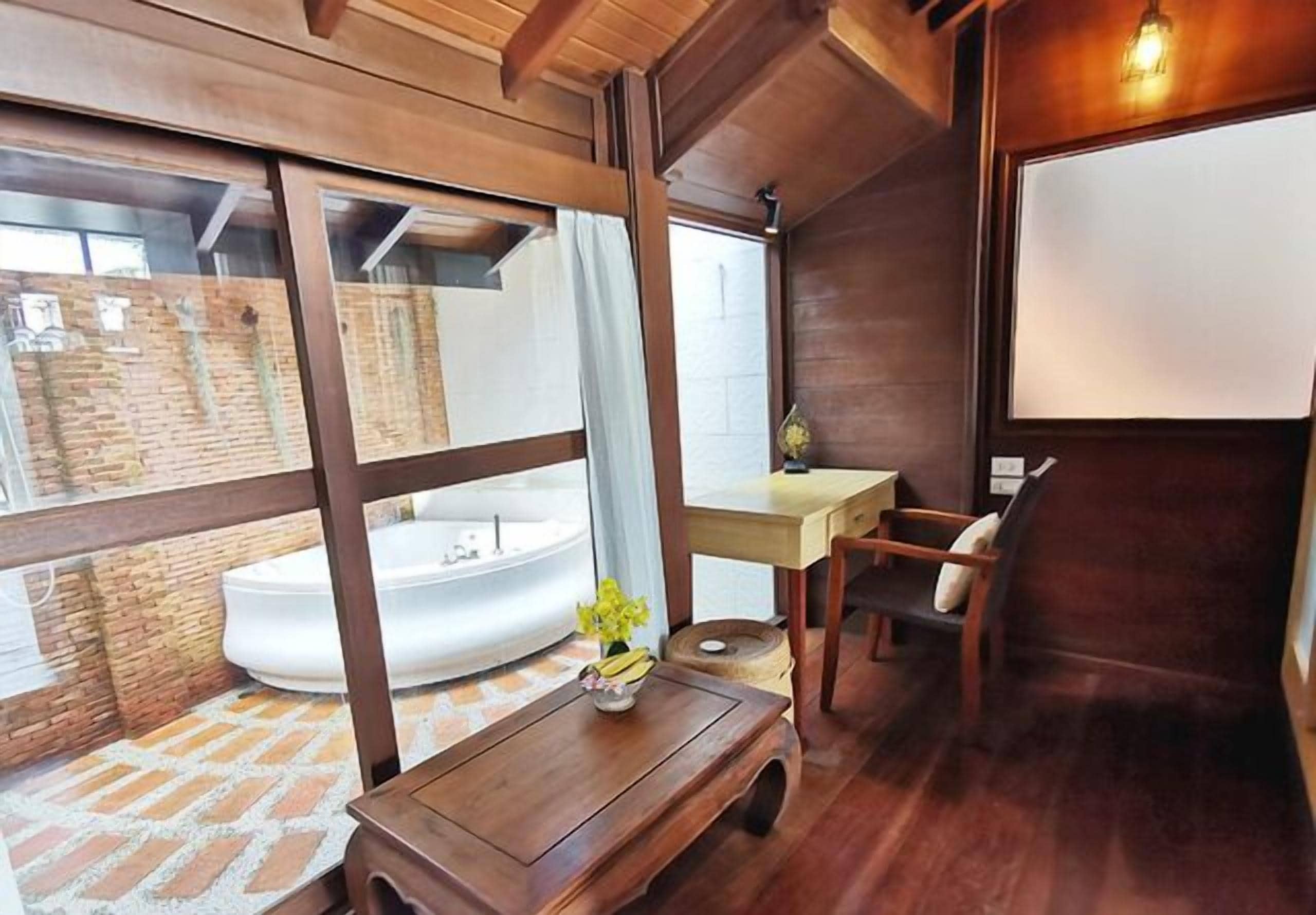 32-inch lcd tv with satellite channels, tv, dvd player