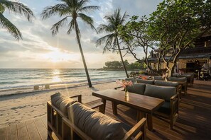 2 restaurants; breakfast, lunch, and dinner served - Samui Paradise Chaweng Beach Resort & Spa (Koh Samui)
