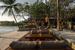 2 restaurants; breakfast, lunch and dinner served  - Samui Paradise Chaweng Beach Resort & Spa (Koh Samui)