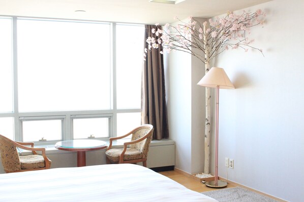 Habitación familiar | Sábanas de algodón egipcio, ropa de cama de alta calidad y edredón 