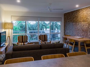 Premium bedding, in-room safe, desk, soundproofing