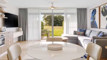 Apartment, 1 Bedroom | Premium bedding, in-room safe, desk, soundproofing