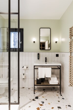 Family Suite | Bathroom