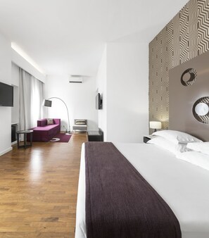 小型套房 | 客房内保险箱、办公桌、隔音、免费 WiFi