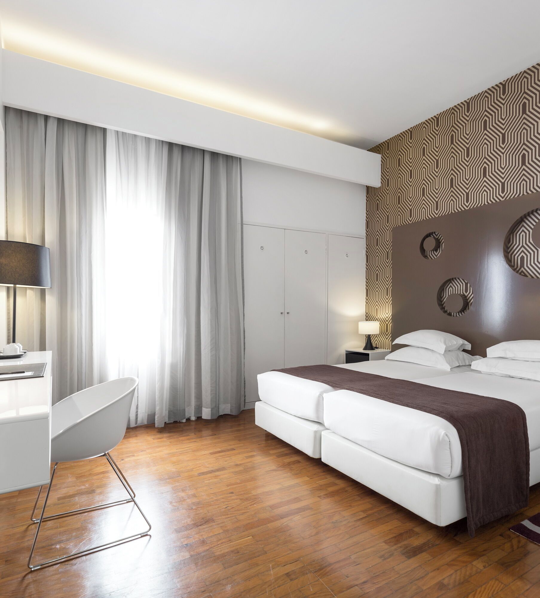 In-room safe, desk, soundproofing, WiFi (free)