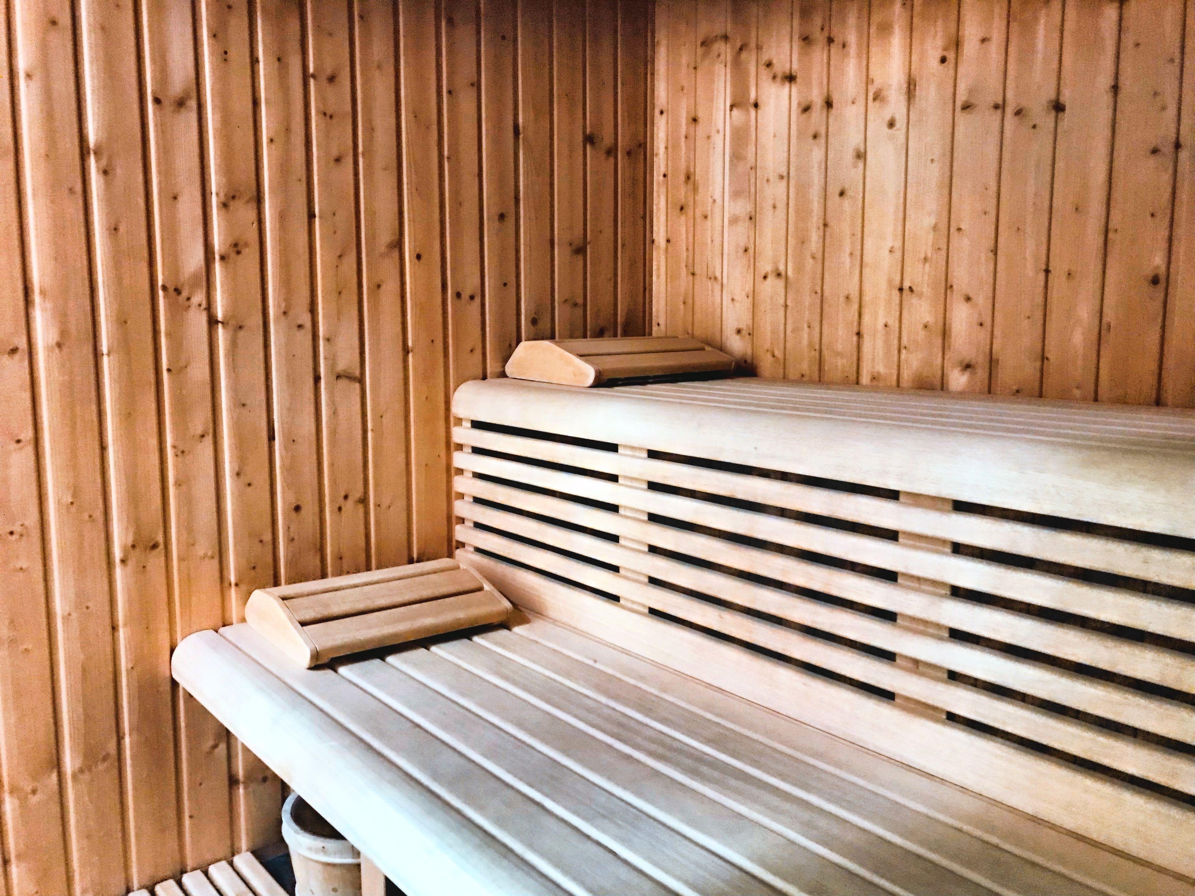 sauna, steam room, body treatments, body scrubs, facials