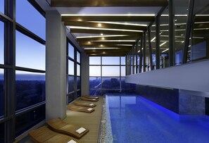 屋内プール