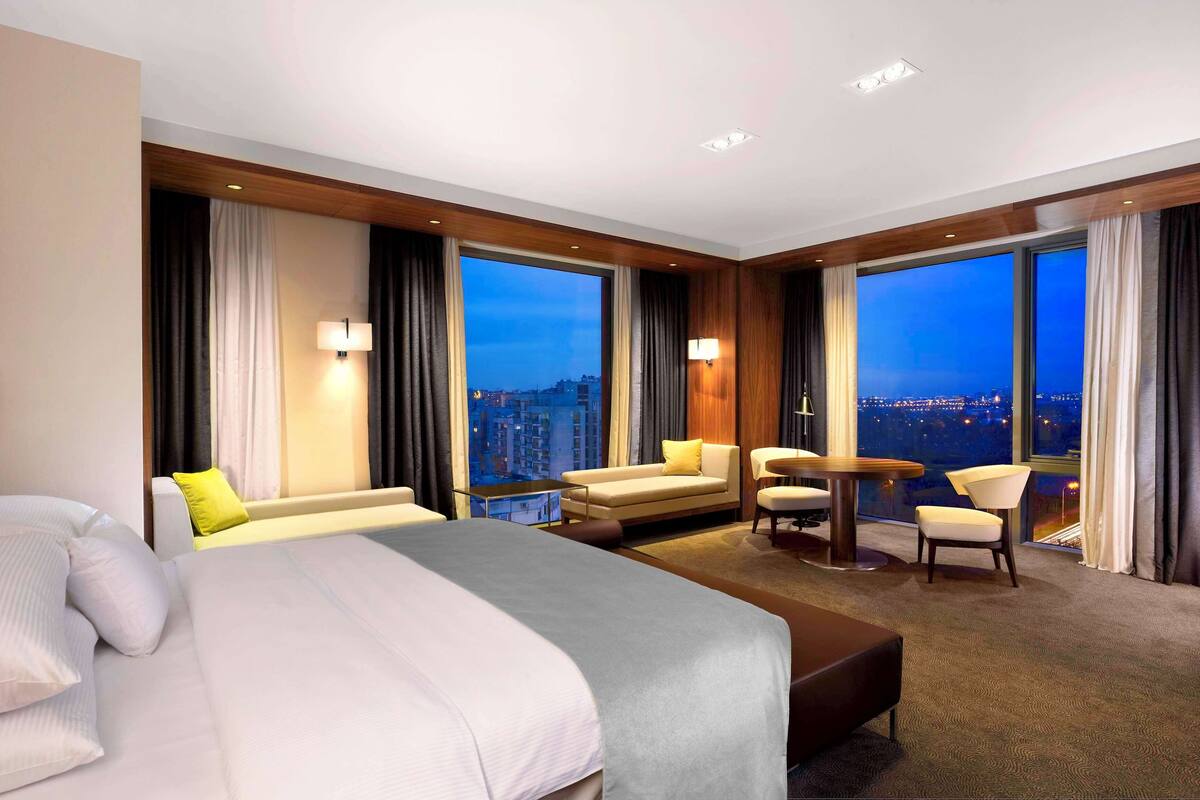 스위트, 킹사이즈침대 1개, 코너 (with Sitting Area) | 객실에서 보이는 전망