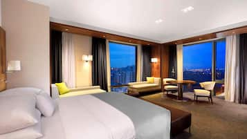 Suite, 1 King Bed, Corner (with Sitting Area) | View from room