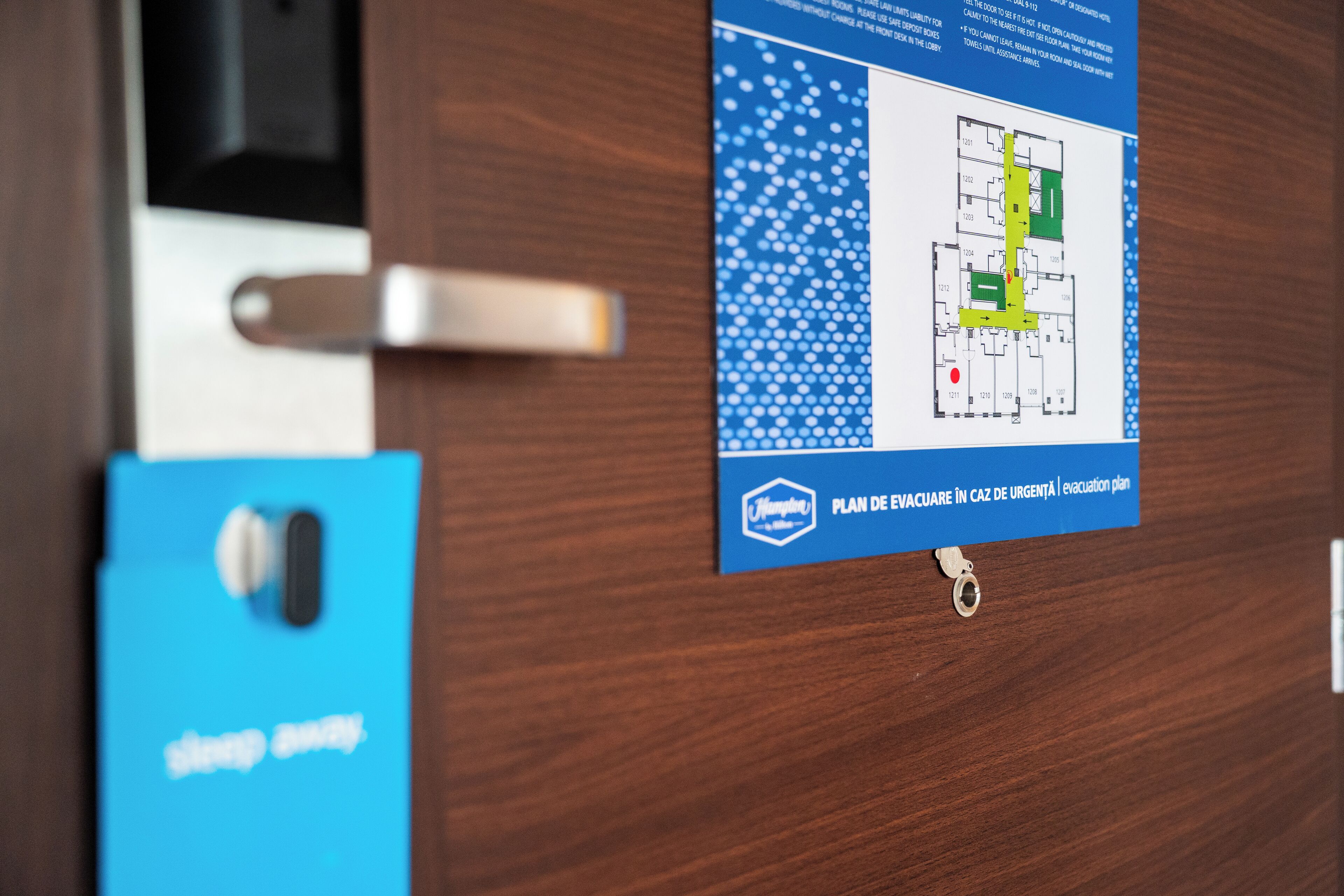 1 queen bed, accessible, non smoking | in-room safe, desk, blackout curtains, soundproofing